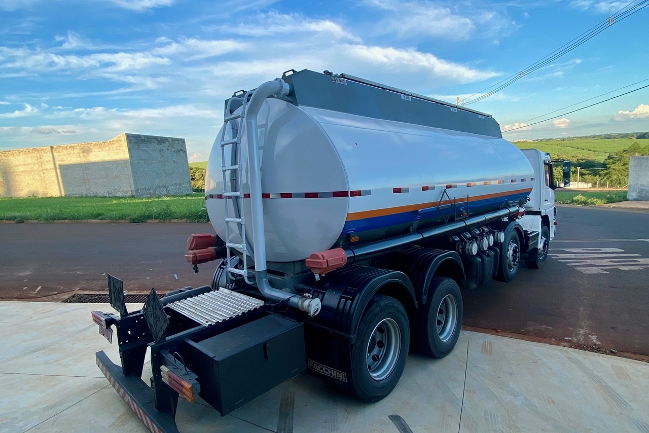Mercedes Benz Atego 2425 - 09/09 8