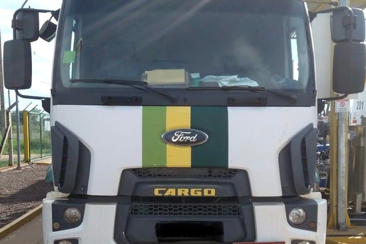 Ford Cargo 1519 - 13/13 2