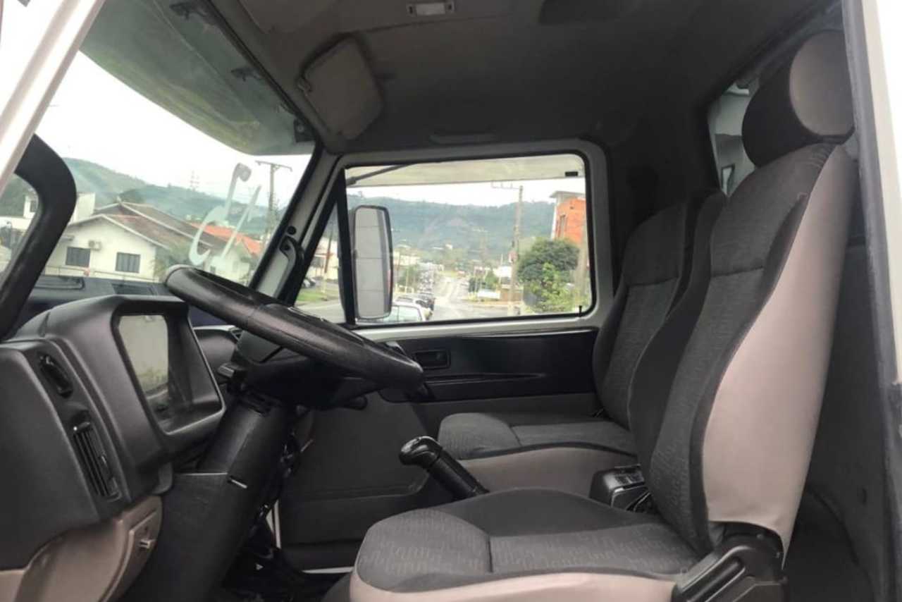 Volkswagen 8 160 - 13/13 3