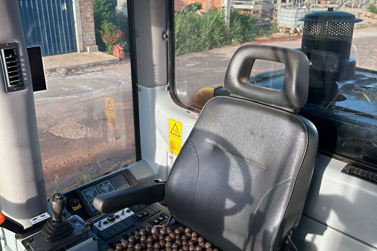 New Holland RG 140B - 09/09 4