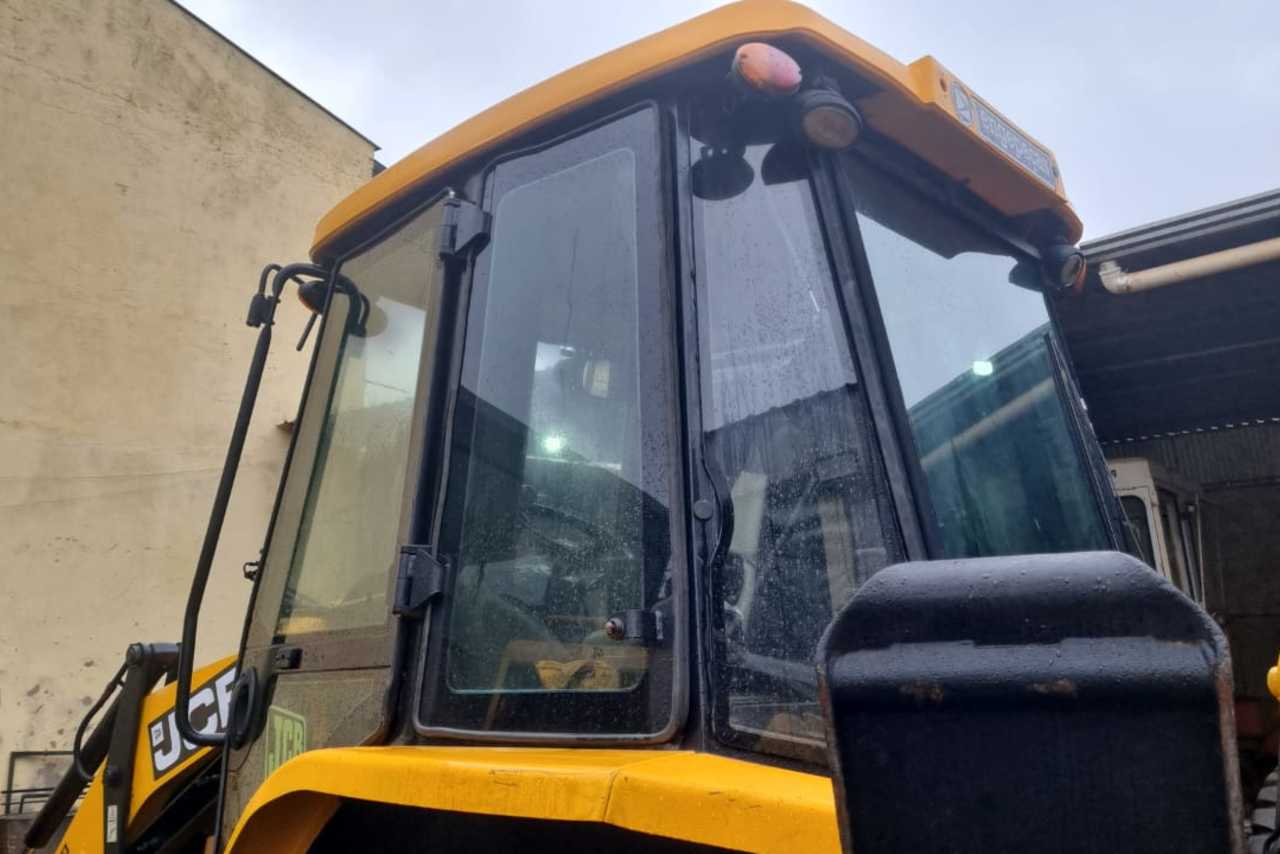 JCB 3C - 17/17 5