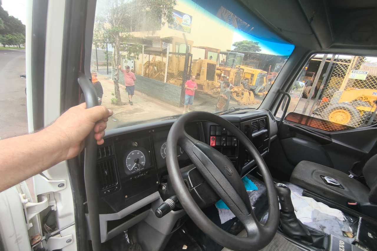 Volvo VM240 - 04/04 4