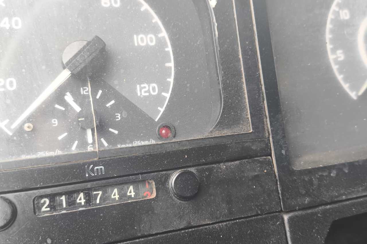 Volvo VM240 - 04/04 8