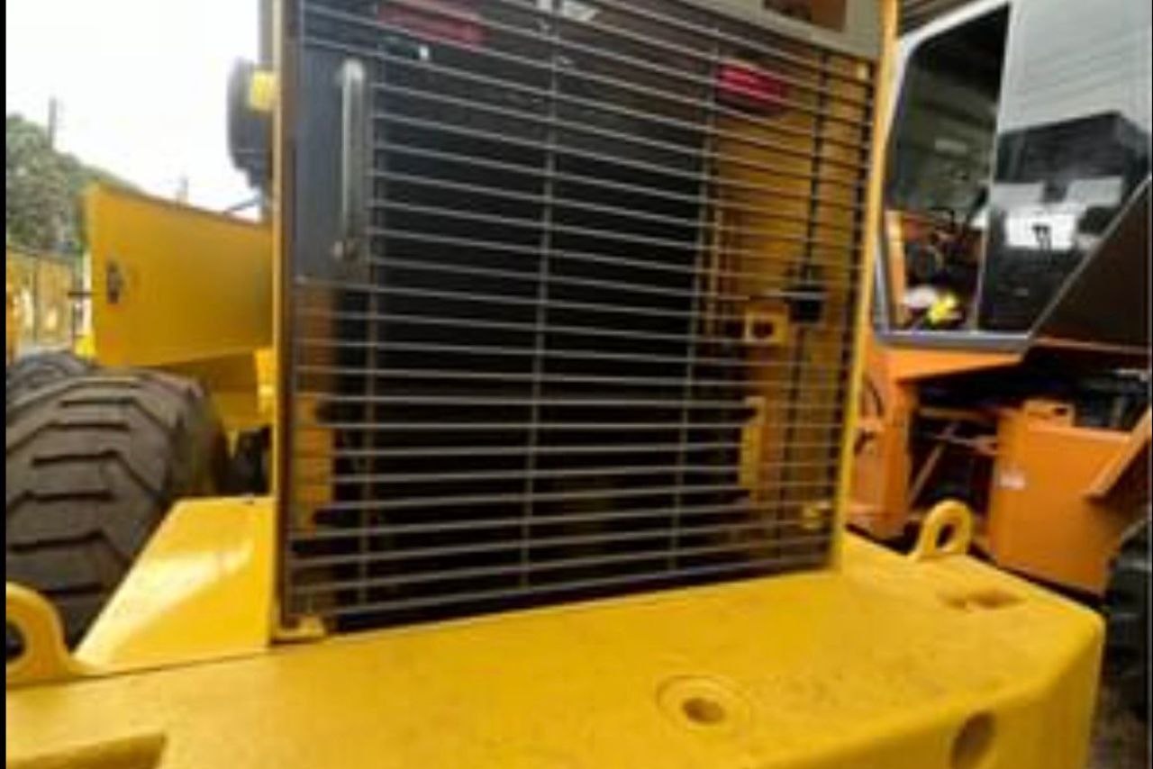 New Holland 12B - 09/09 5