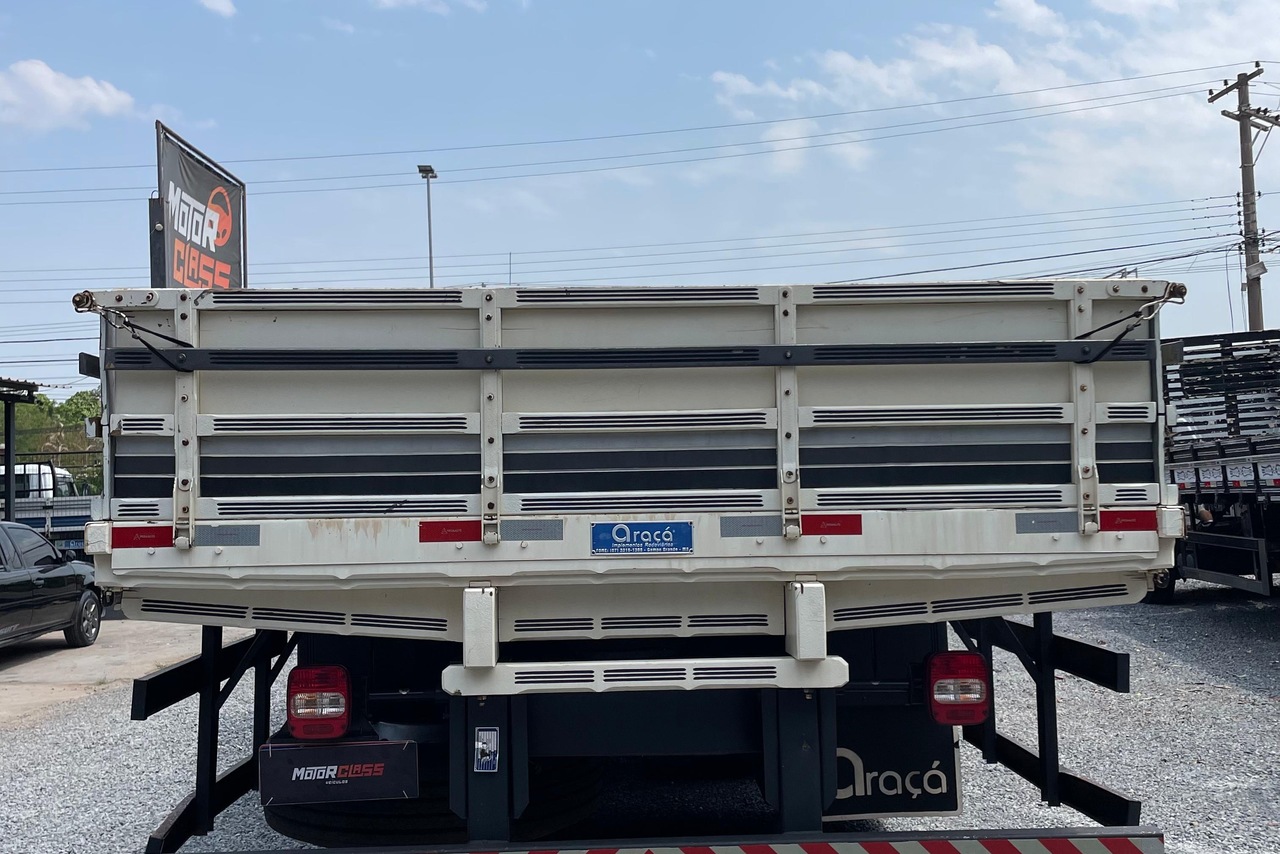 Volkswagen 30-330 Constellation 8x2 - 21/22 6