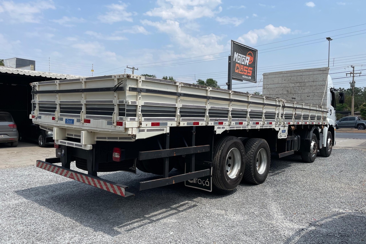 Volkswagen 30-330 Constellation 8x2 - 21/22 10