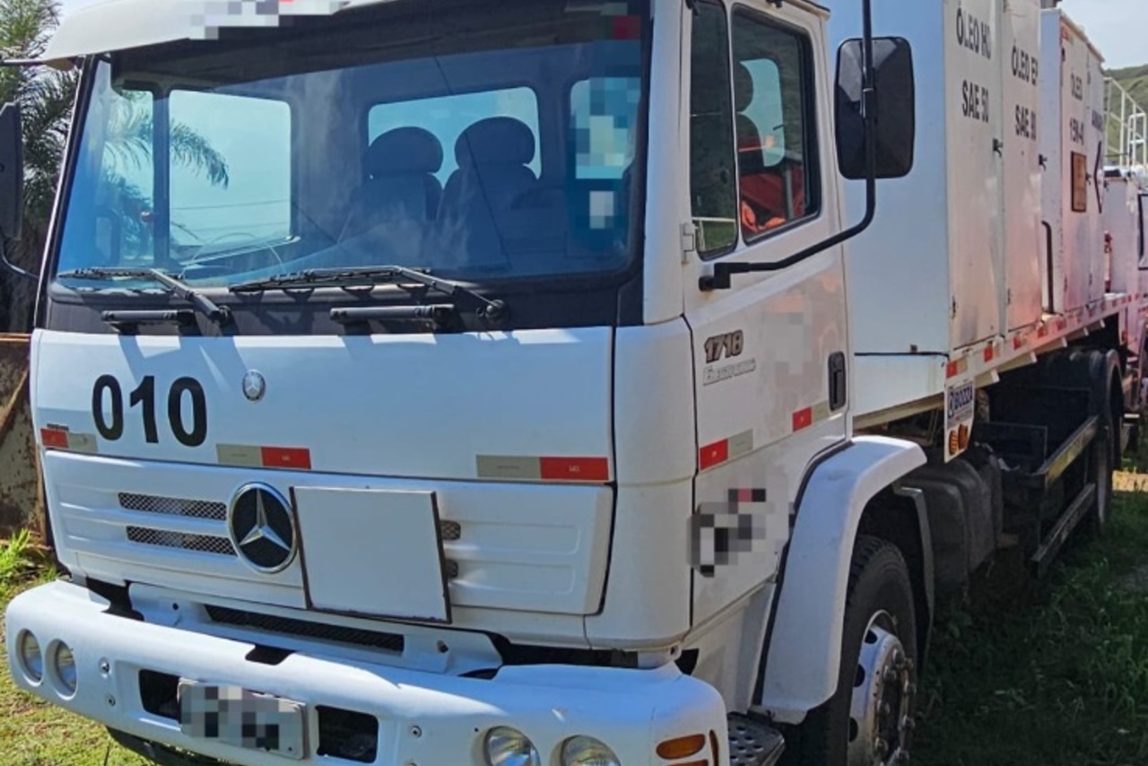 Mercedes Benz MB 1718 - 11/12 3