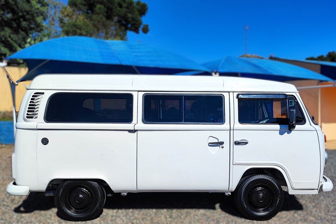 Volkswagen Kombi Standard - 12/13 4