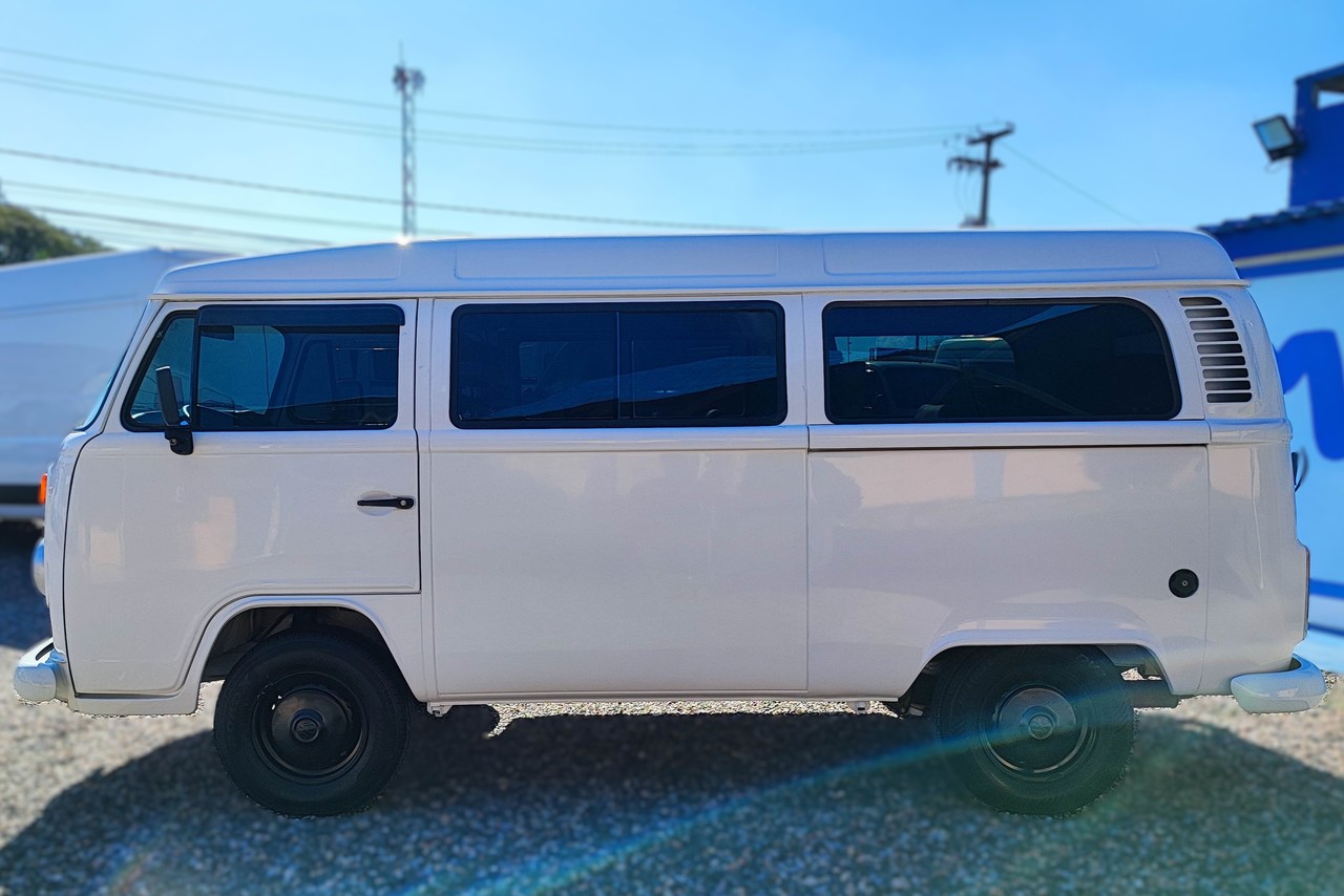 Volkswagen Kombi Standard - 12/13 8