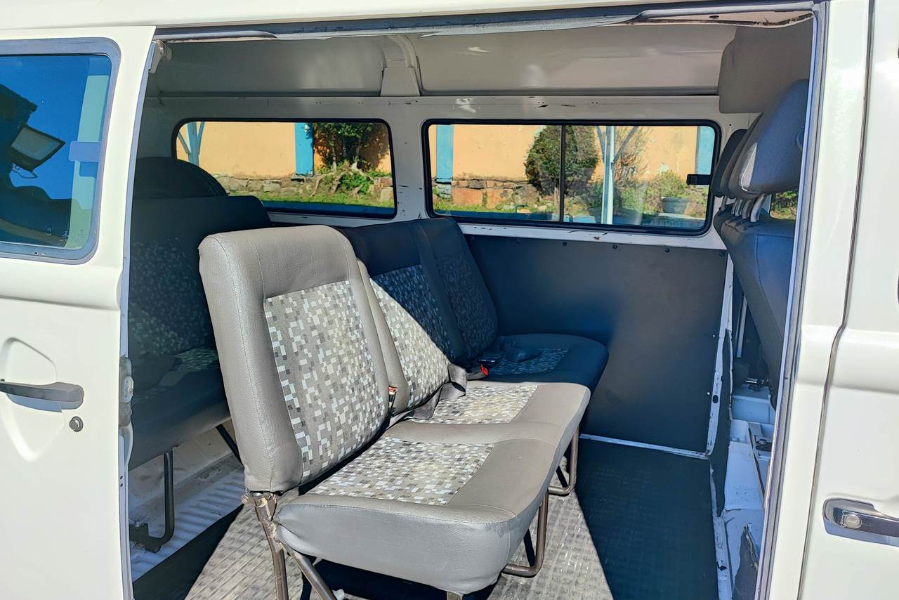 Volkswagen Kombi Standard - 12/13 11