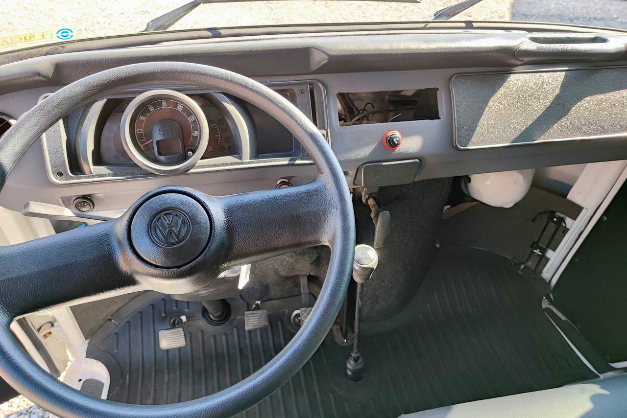 Volkswagen Kombi Standard - 12/13 13