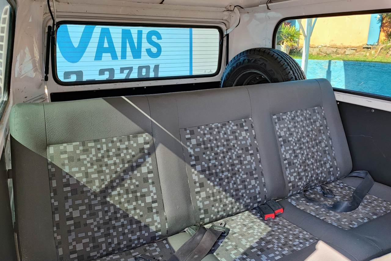 Volkswagen Kombi Standard - 12/13 17