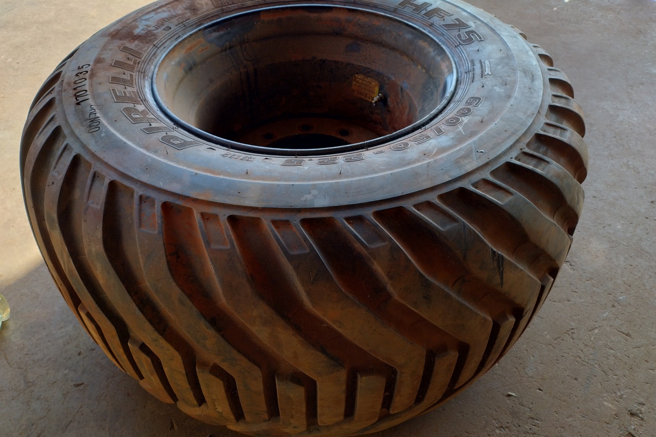  Pirelli  600/50 22.5 -  5