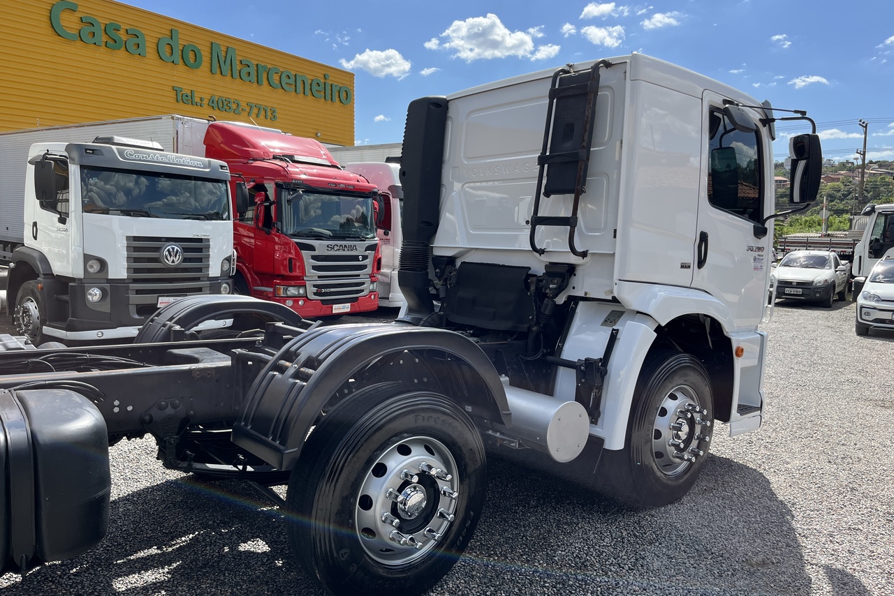 Volkswagen 24-280 E Constellation 8x2 - 19/20 7