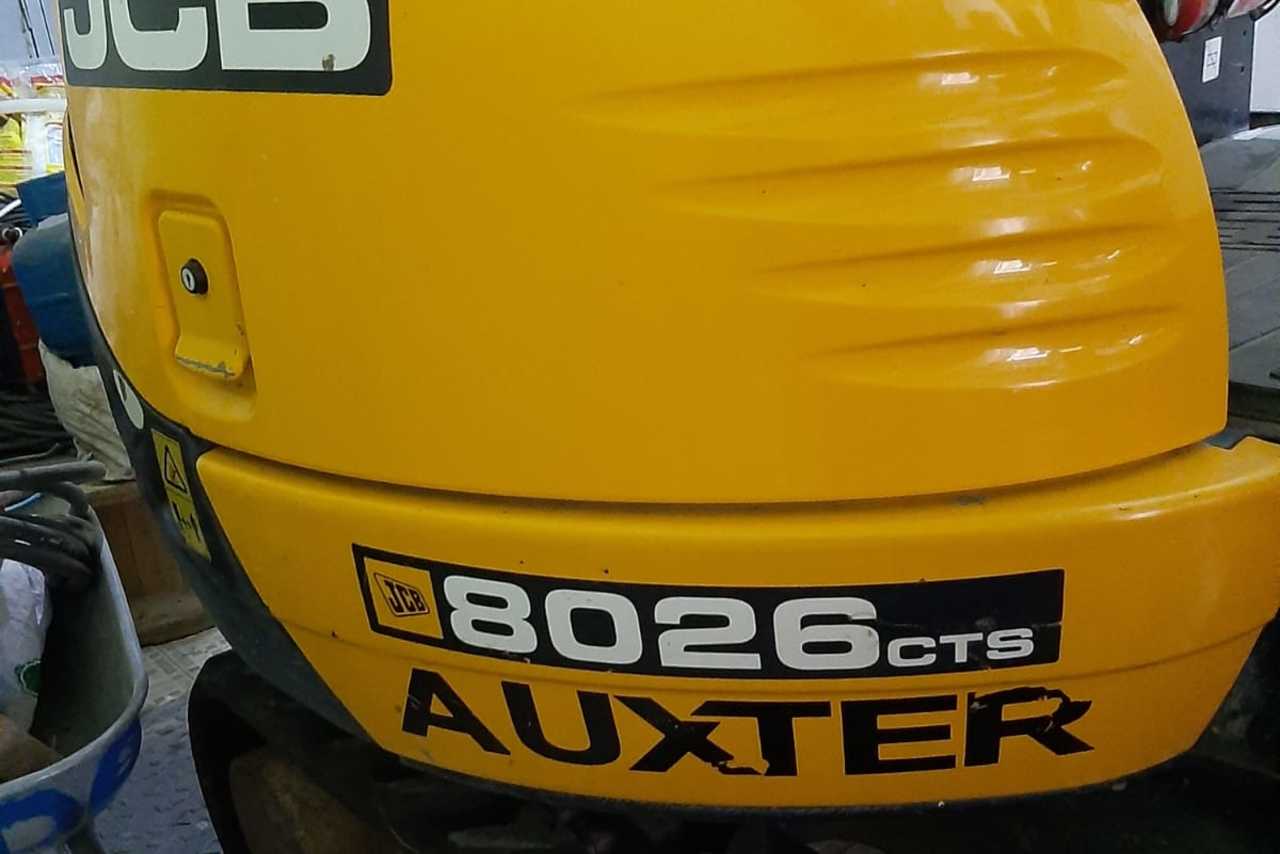 JCB 8026 - 15/15 5