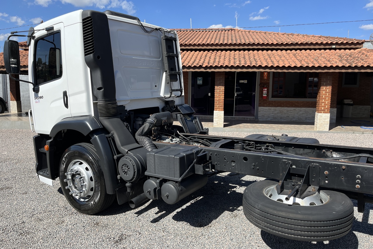 Volkswagen 24-280 E Constellation 6x2 - 14/15 7