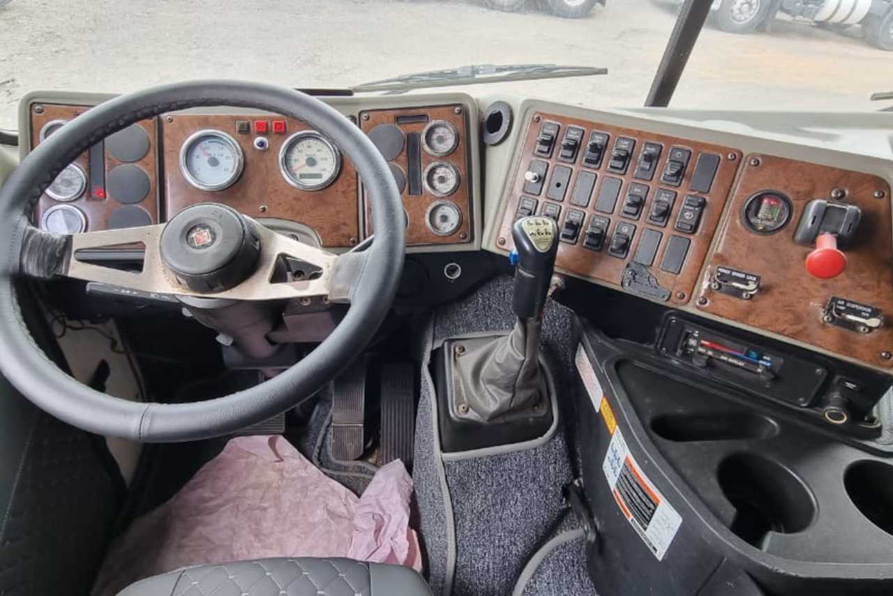 International 9800i - 11/12 12