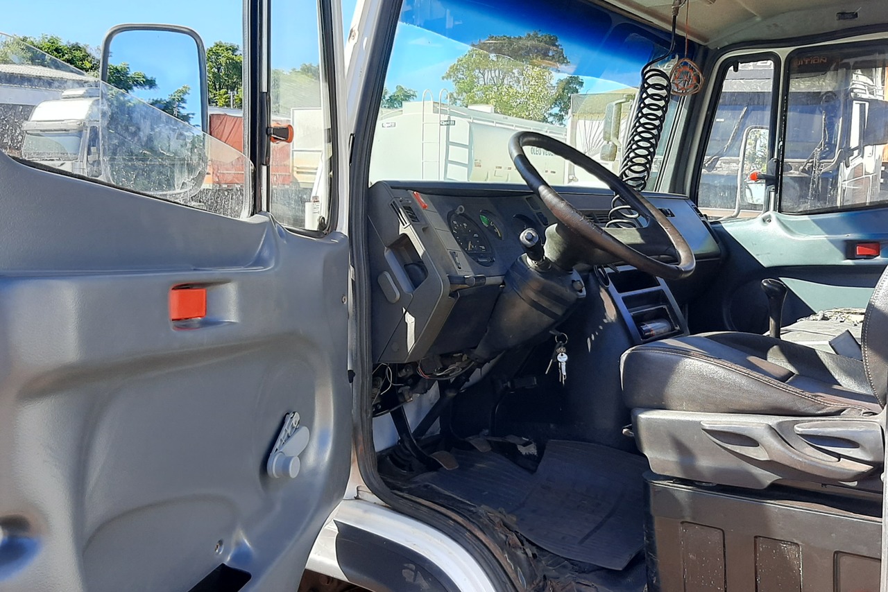 Mercedes Benz MB 710 - 03/03 4