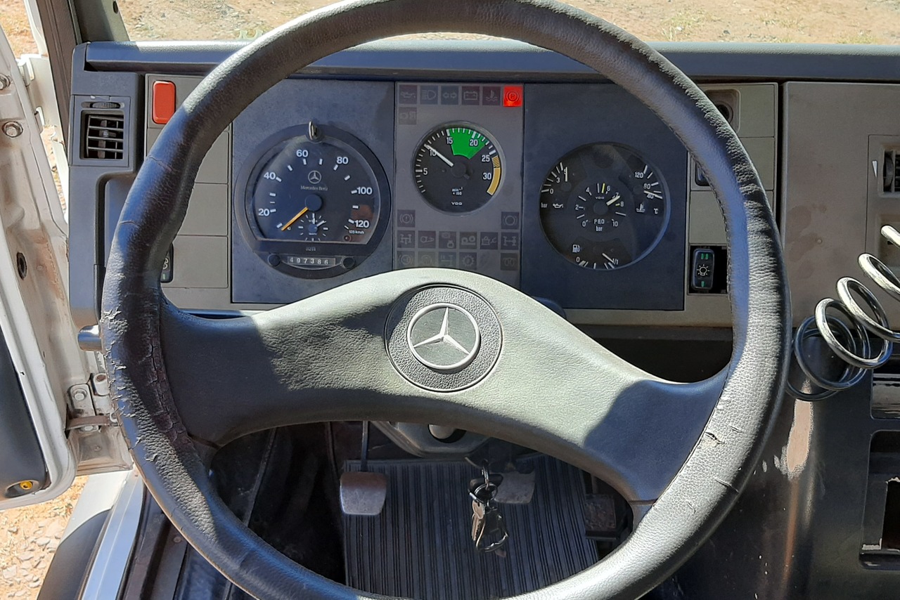 Mercedes Benz MB 710 - 03/03 8
