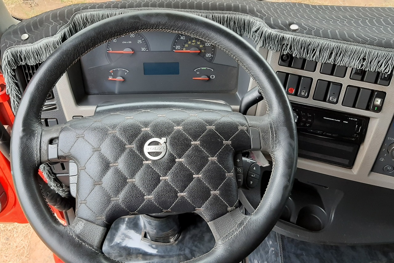 Volvo VM 330 - 13/13 4