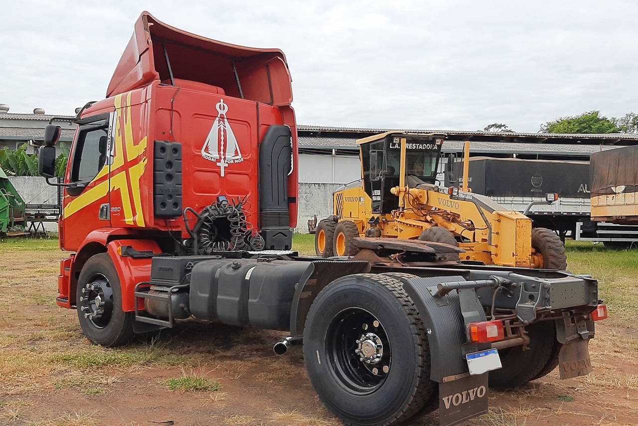 Volvo VM 330 - 13/13 7