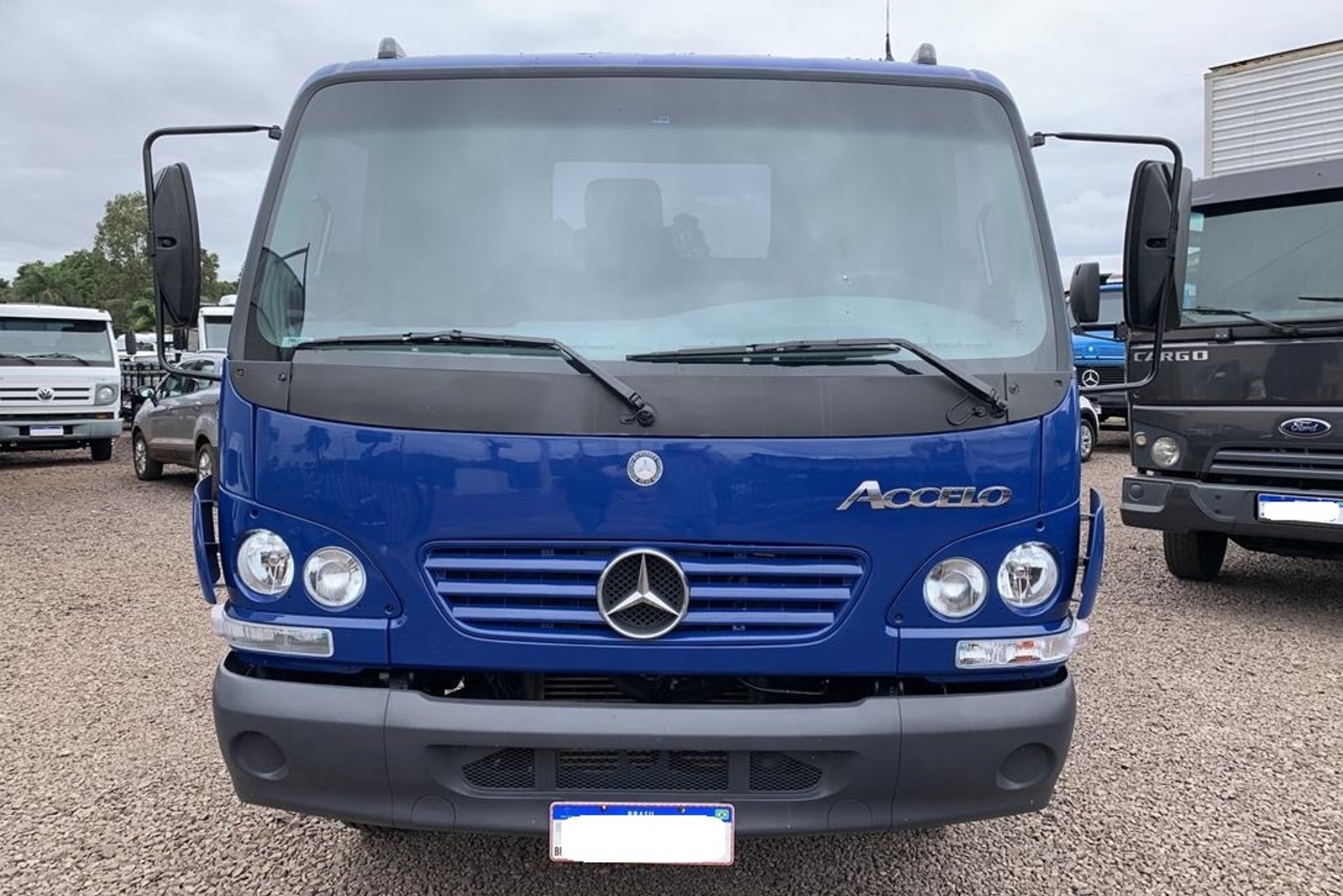 Mercedes Benz Accelo 915 - 10/10 10