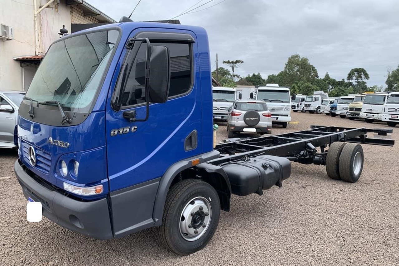 Mercedes Benz Accelo 915 - 10/10 12