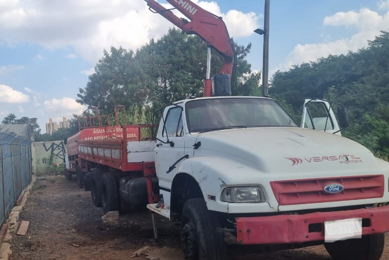 Ford F14000 - 97/97 5