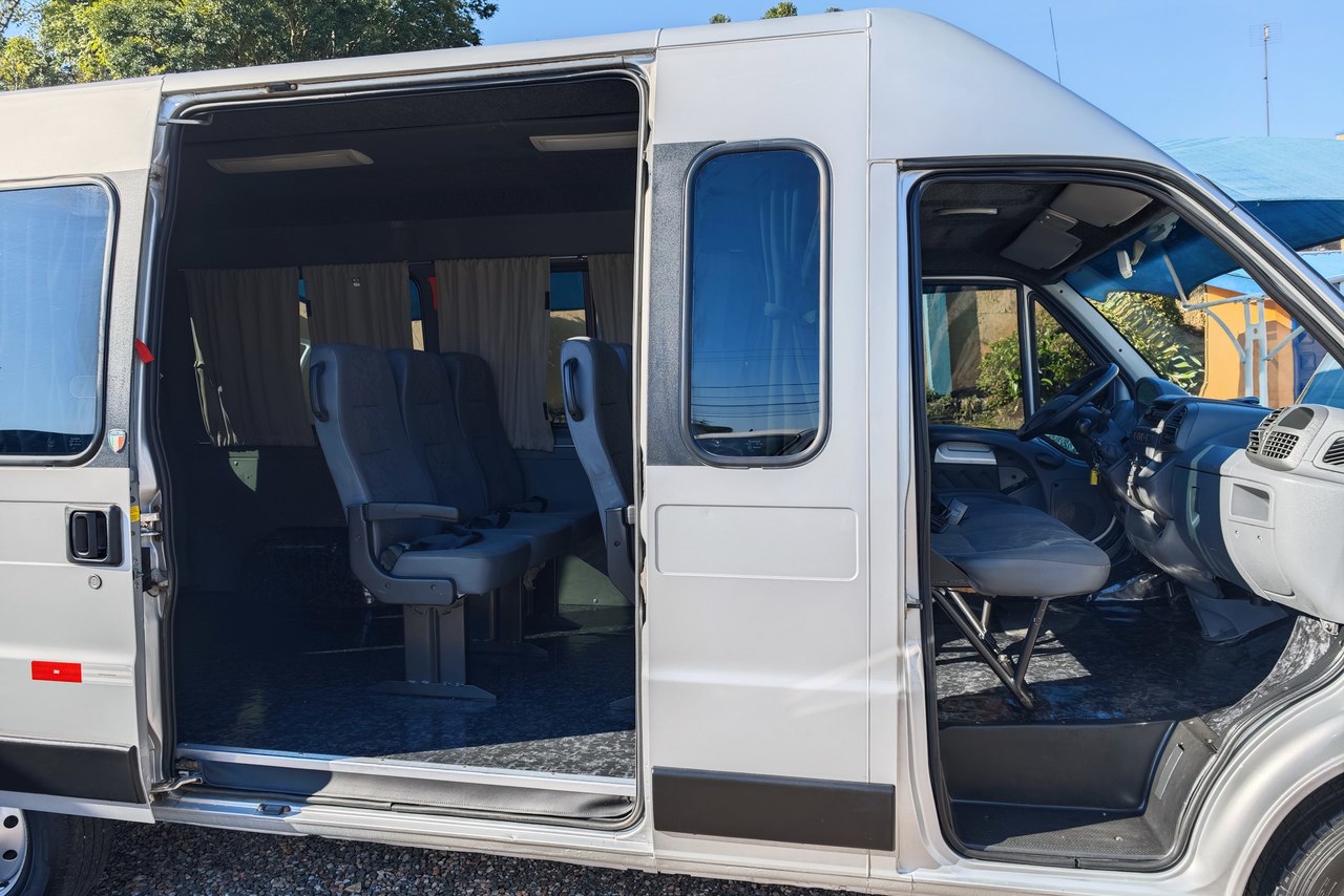 Fiat Ducato Passageiro - 12/13 17