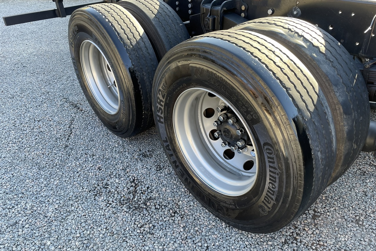 Volkswagen 24-280 E Constellation 8x2 - 19/20 6