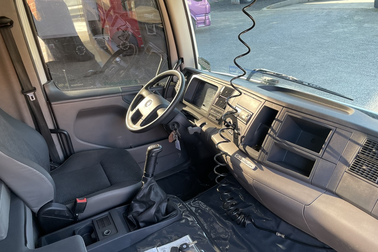Volkswagen 24-280 E Constellation 8x2 - 19/20 9