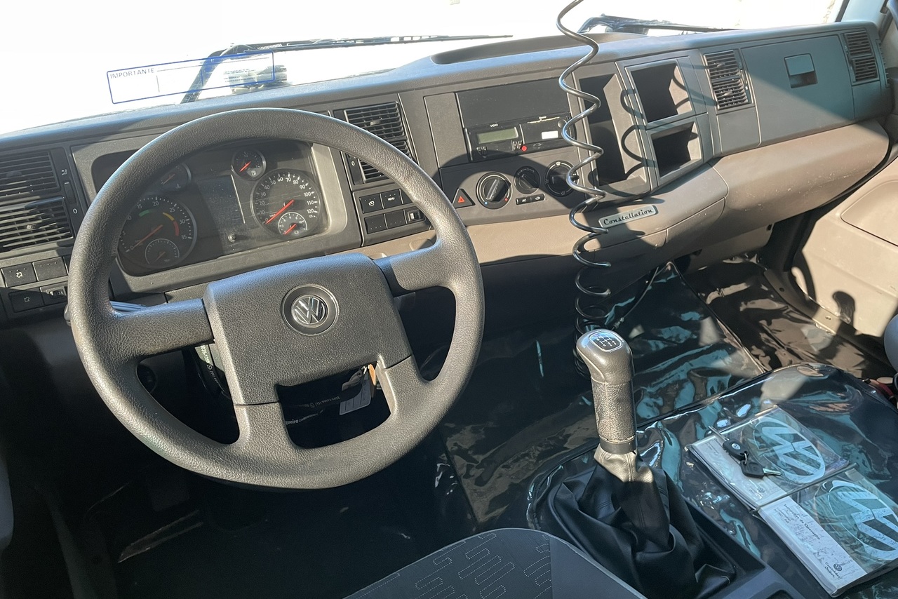 Volkswagen 24-280 E Constellation 8x2 - 19/20 12