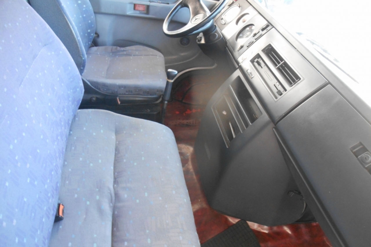 Mercedes Benz MB 710 - 04/04 3