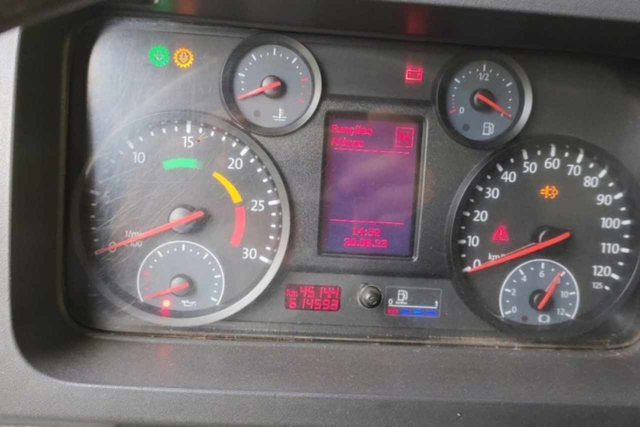 Volkswagen 25 390 - 13/13 8