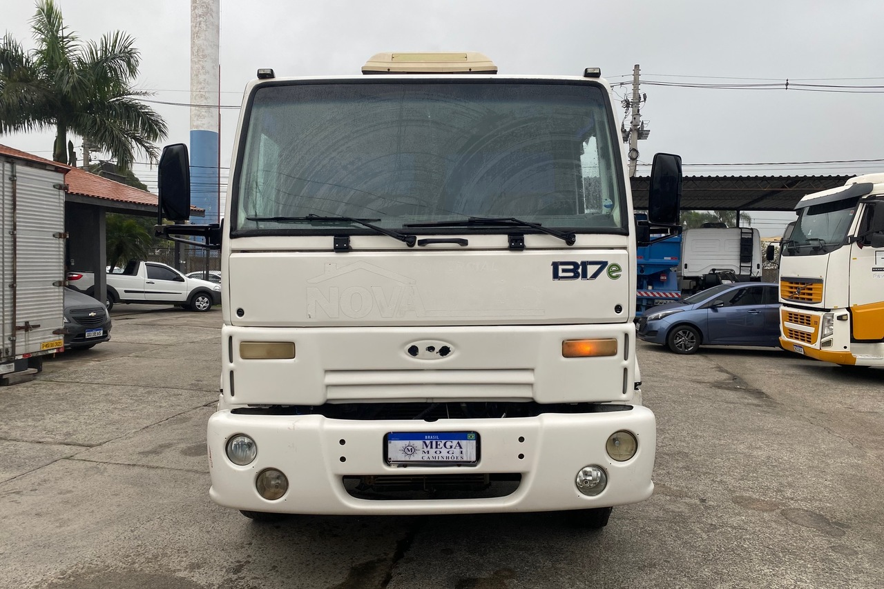 Ford Cargo1317 - 06/06 5