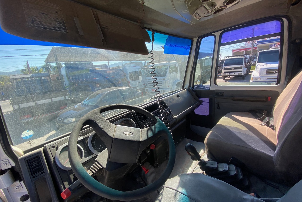 Ford Cargo1317 - 06/06 12