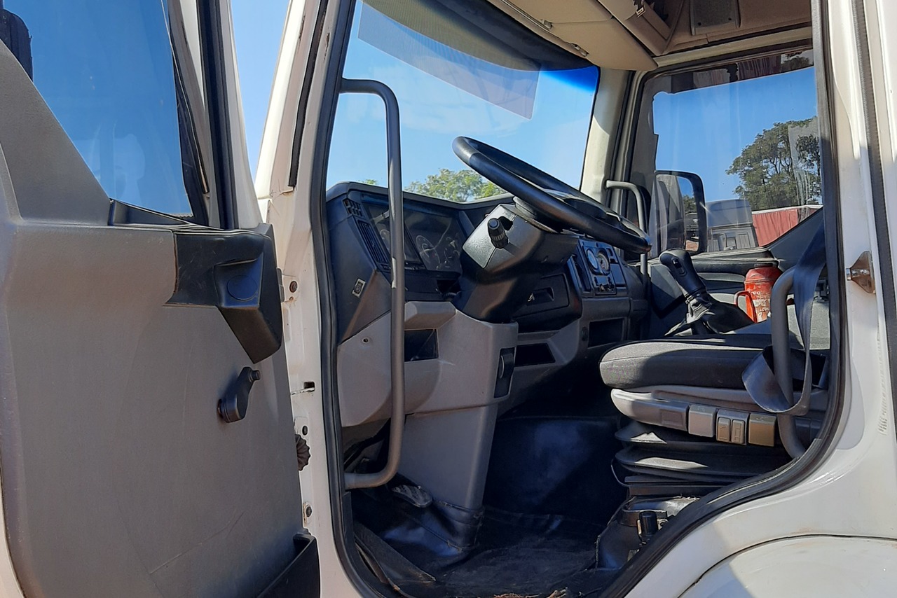 Volvo VM260 - 08/08 3