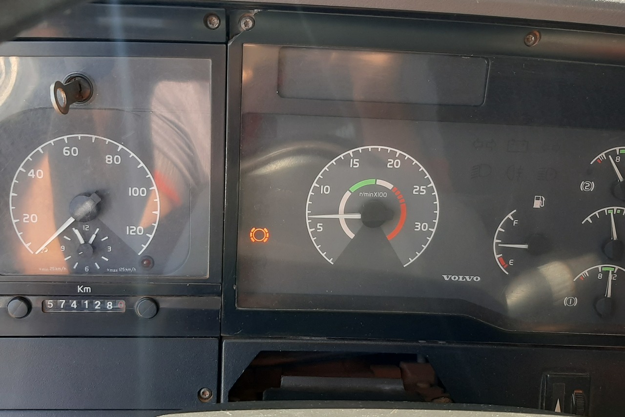 Volvo VM260 - 08/08 5