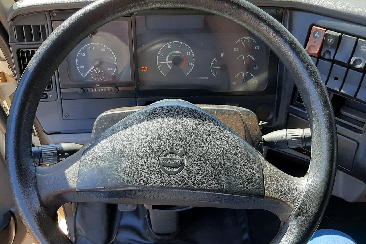 Volvo VM260 - 08/08 9