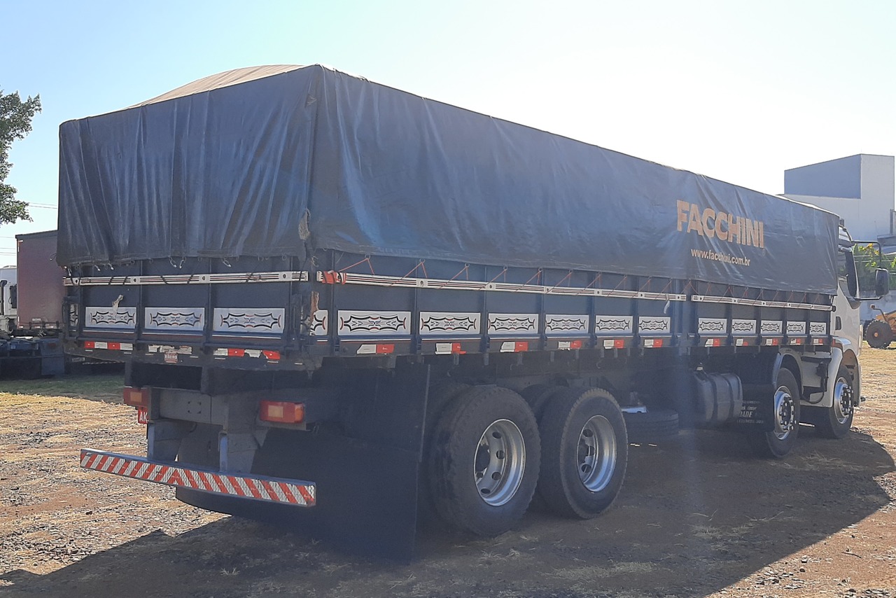 Volvo VM260 - 08/08 10
