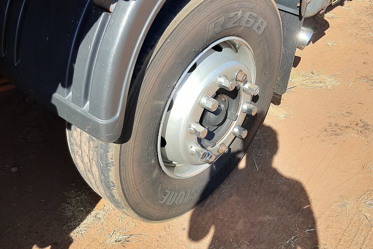 Volvo VM260 - 08/08 11