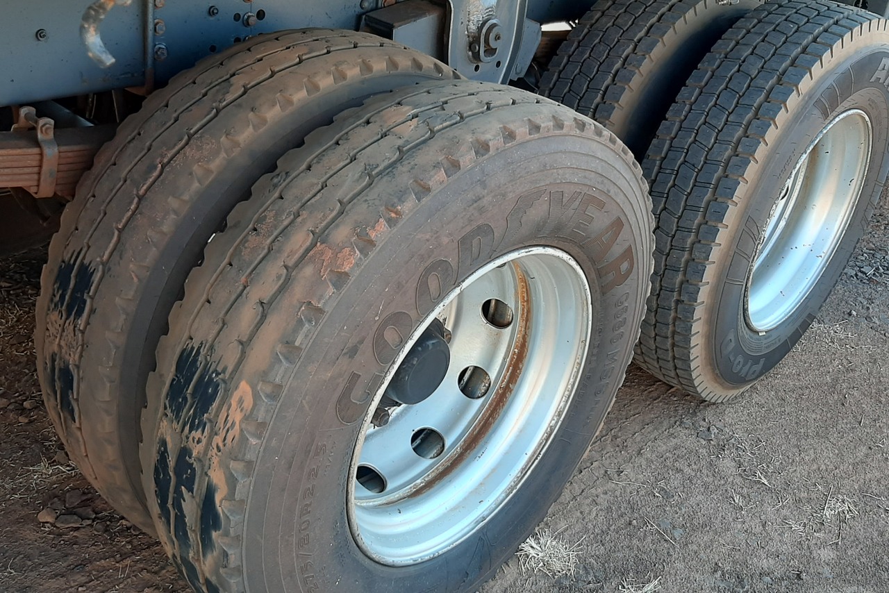 Volvo VM260 - 08/08 12