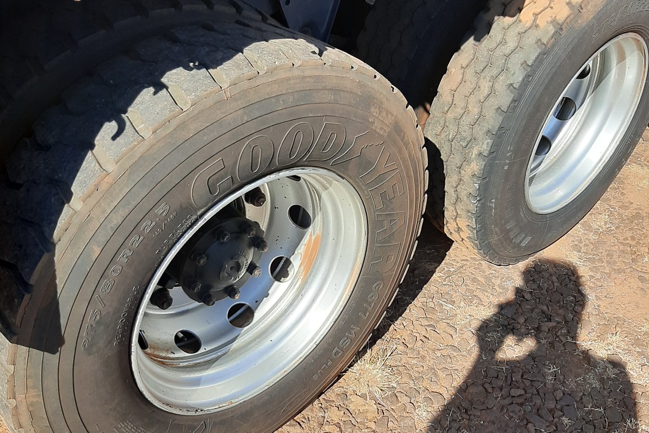 Volvo VM260 - 08/08 13