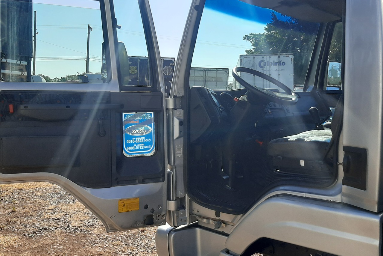 Ford Cargo712 - 10/11 3