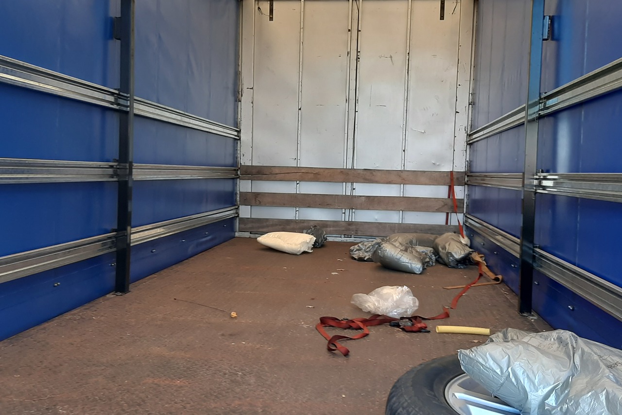 Ford Cargo712 - 10/11 4