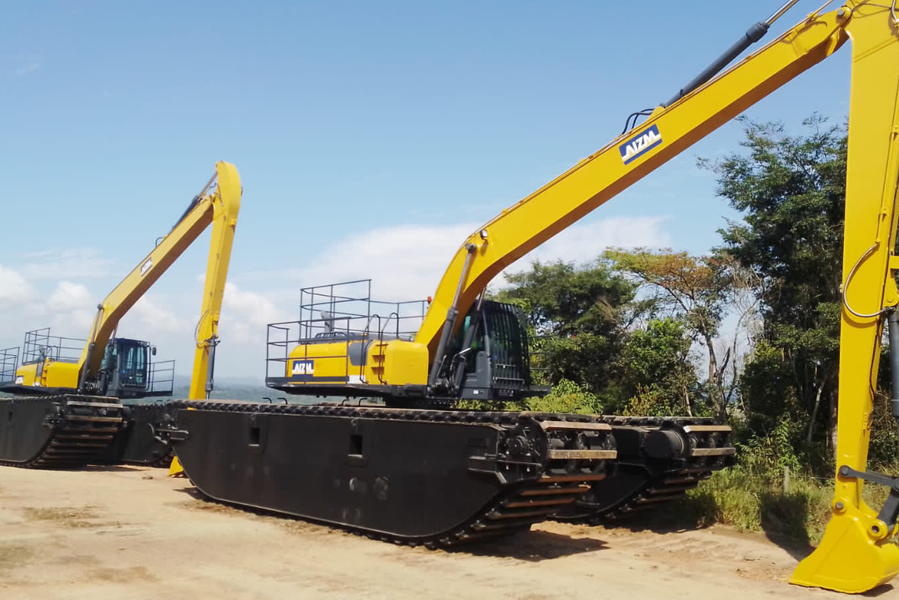 Escavadeira AIZM Machines ANFÍBIA 25 2022 no PR | Trucadão
