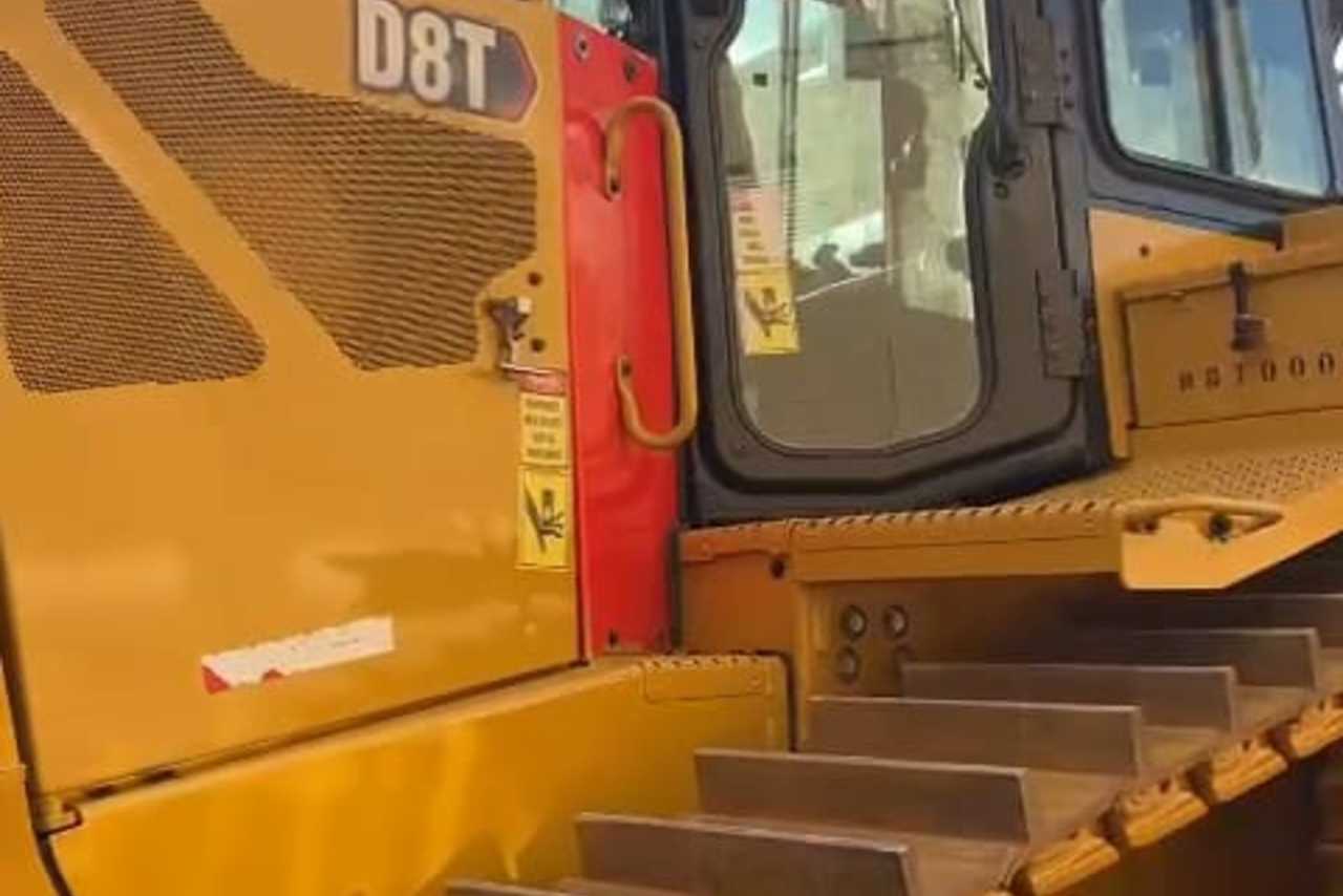 Caterpillar D8T - 22/22 10