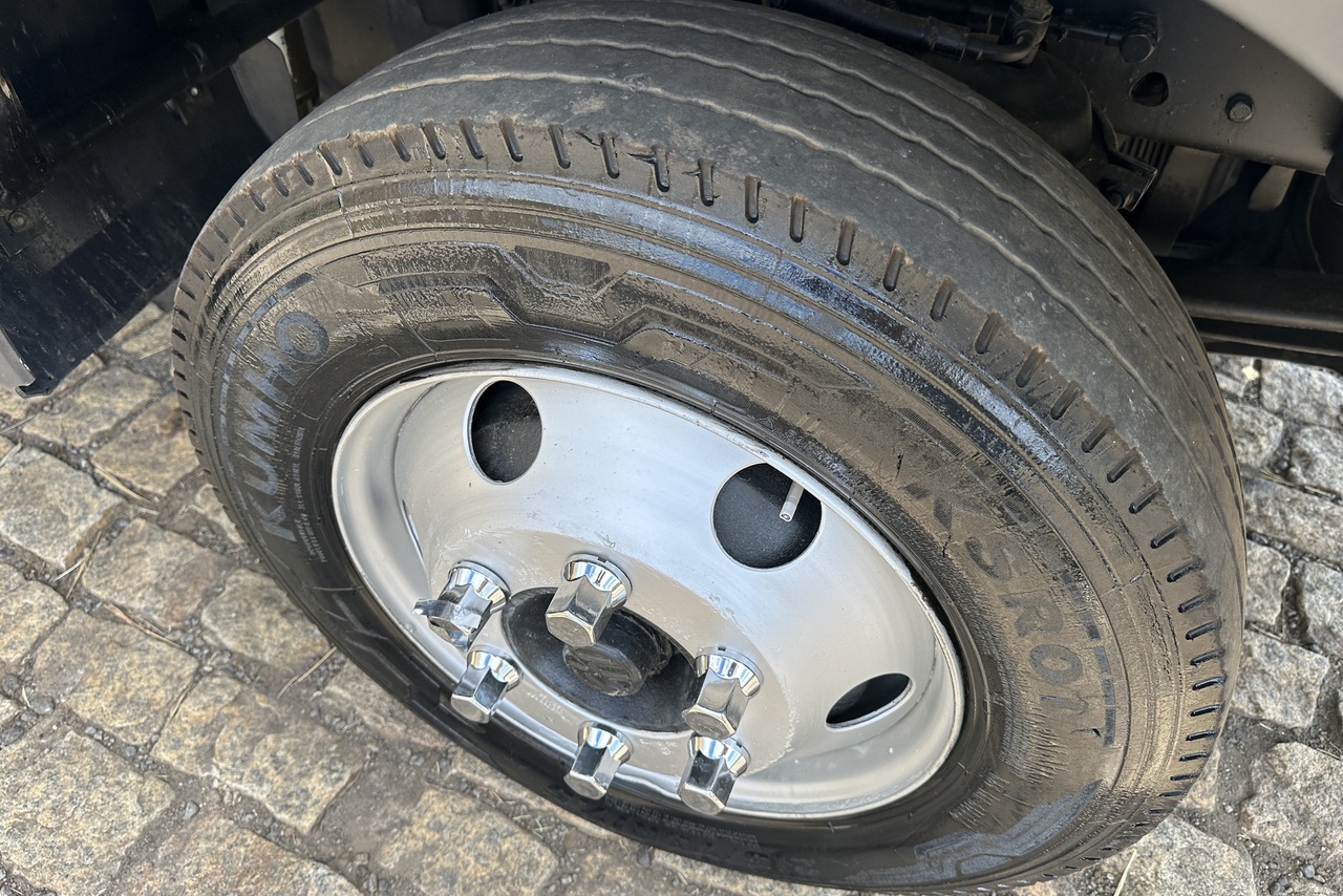 Volkswagen 8 160 - 15/15 13