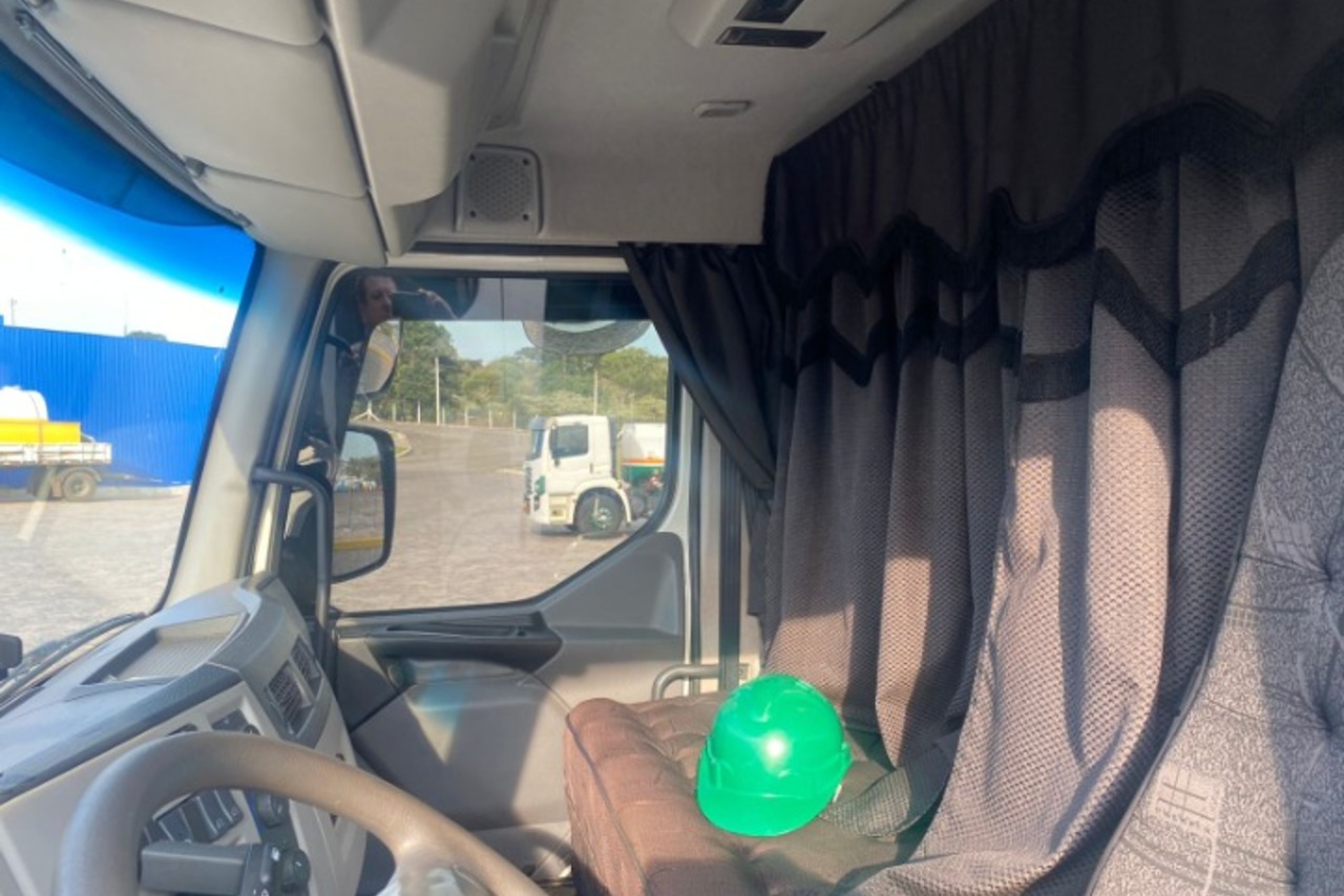 Volvo VM 330 - 22/22 7