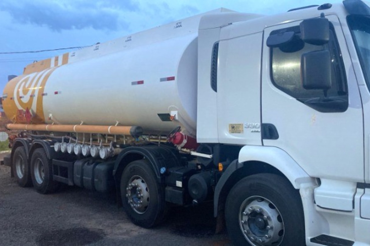 Volvo VM 330 - 22/22 10